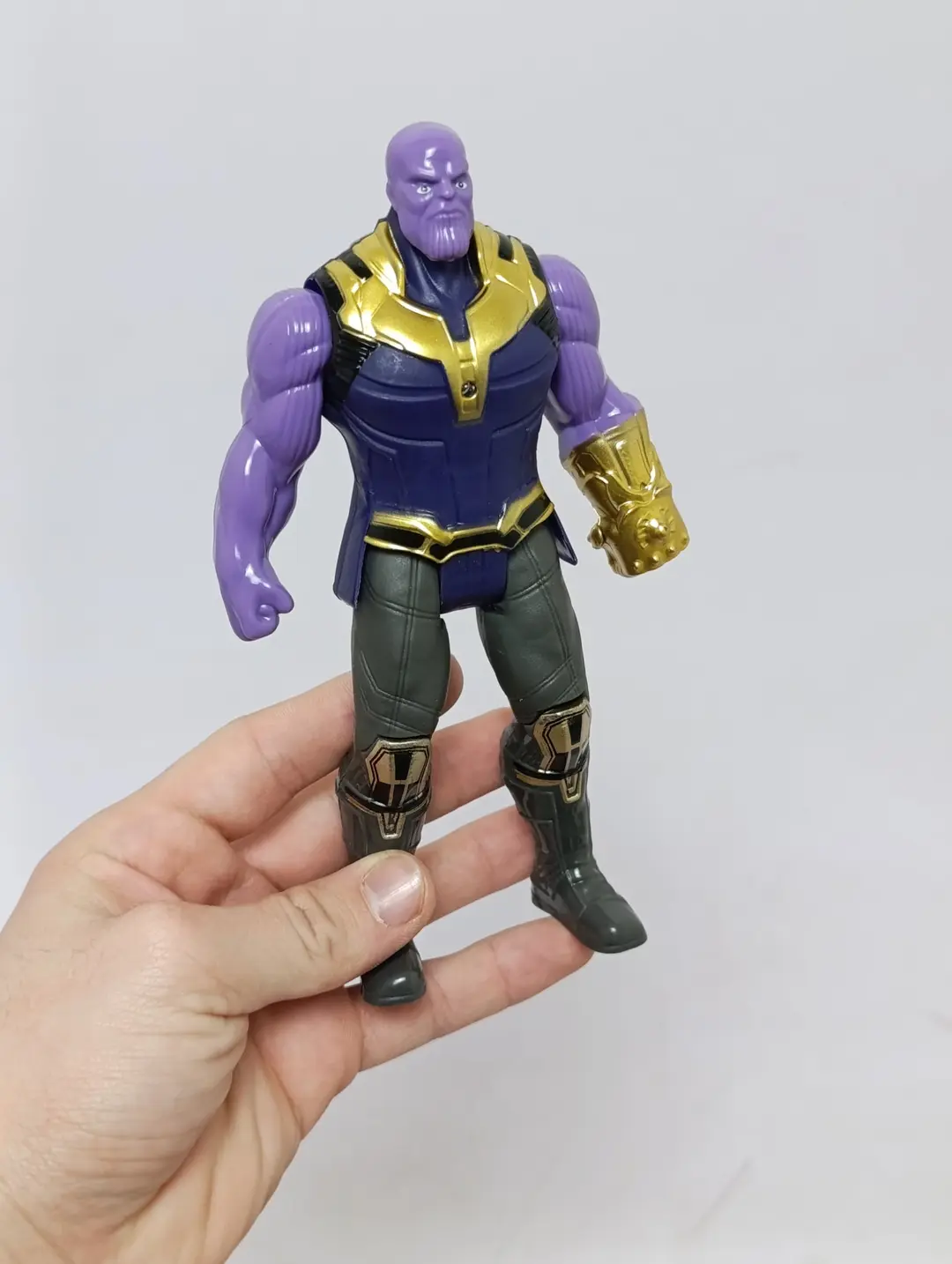 Avengers 4-1 Figuralar Toʻplami Temir Odam Kapitan Amerika Oʻrgimchak — 3-rasm