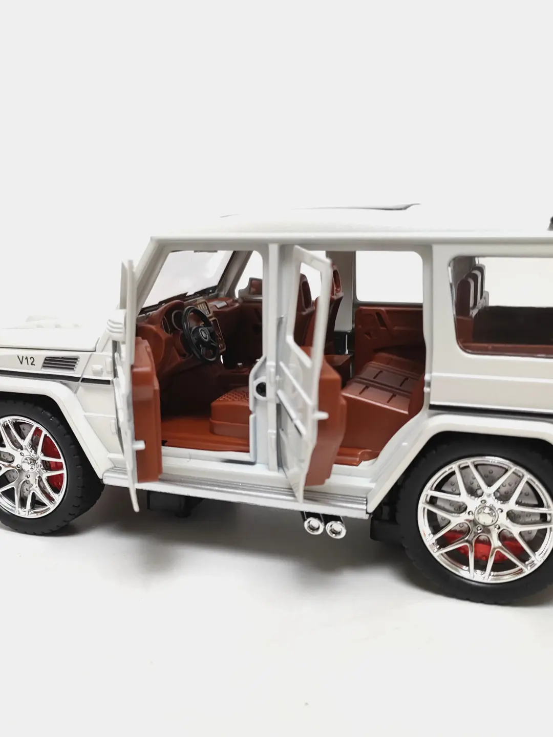 Kolleksiya Mercedes-Benz Gelandewagen G63 qora oltin 25 sm. — 8-rasm