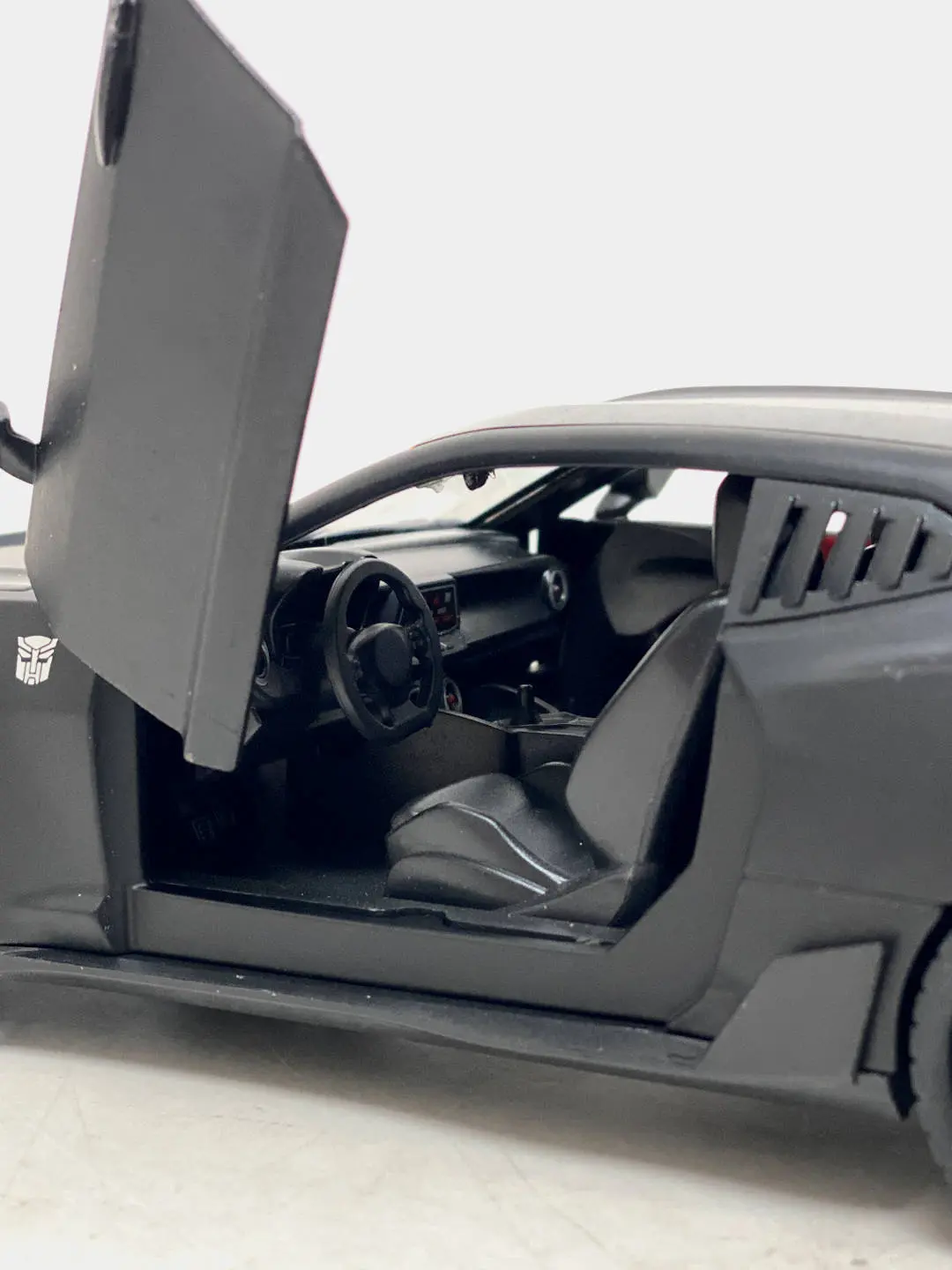Chevrolet Camaro ZL1 1LE 1:24 sariq metall model mashina. — 6-rasm