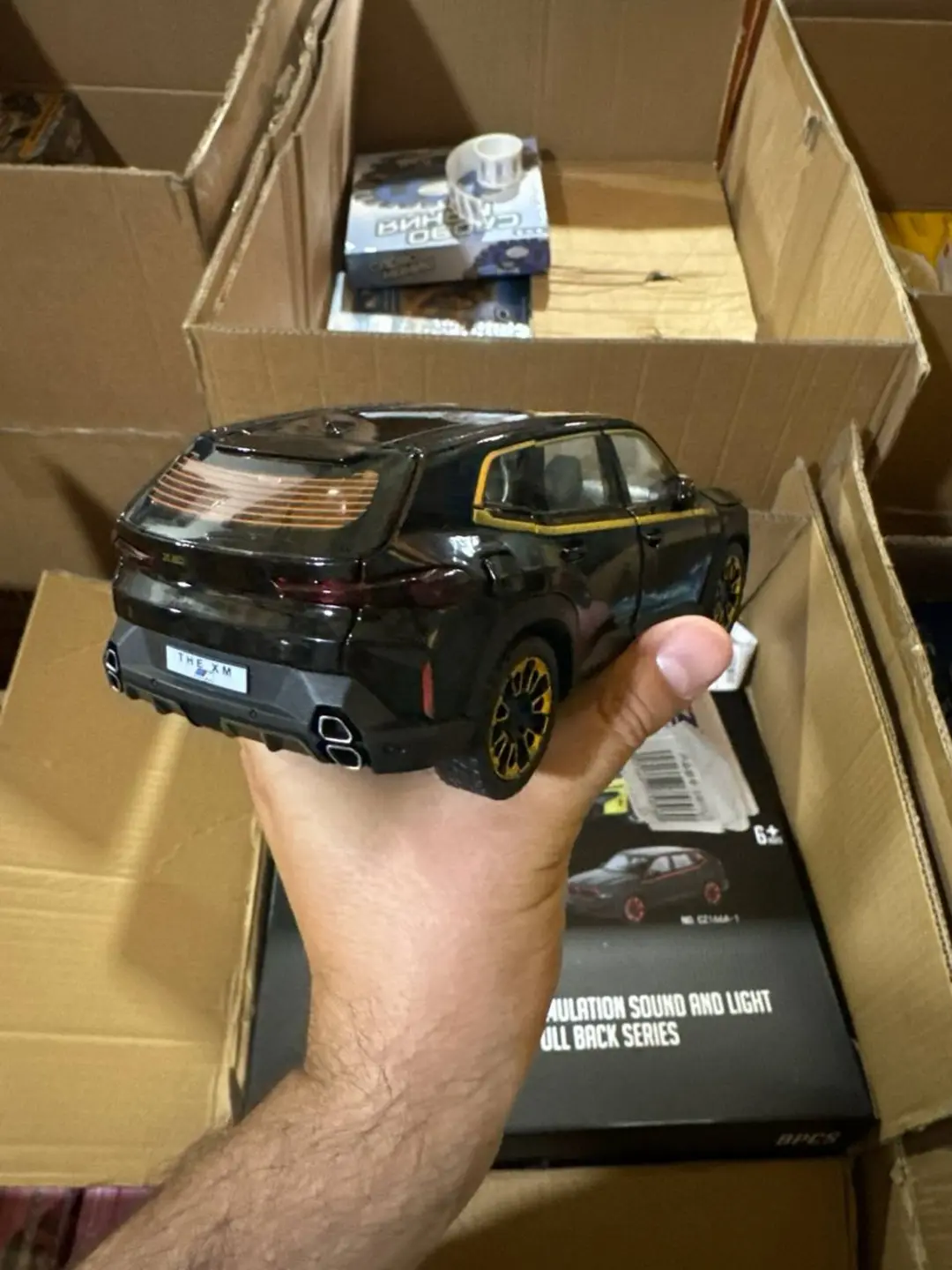 Metall BMW XM modeli 1:24 ko'lami ko'k bolalar avtomobili. — 3-rasm