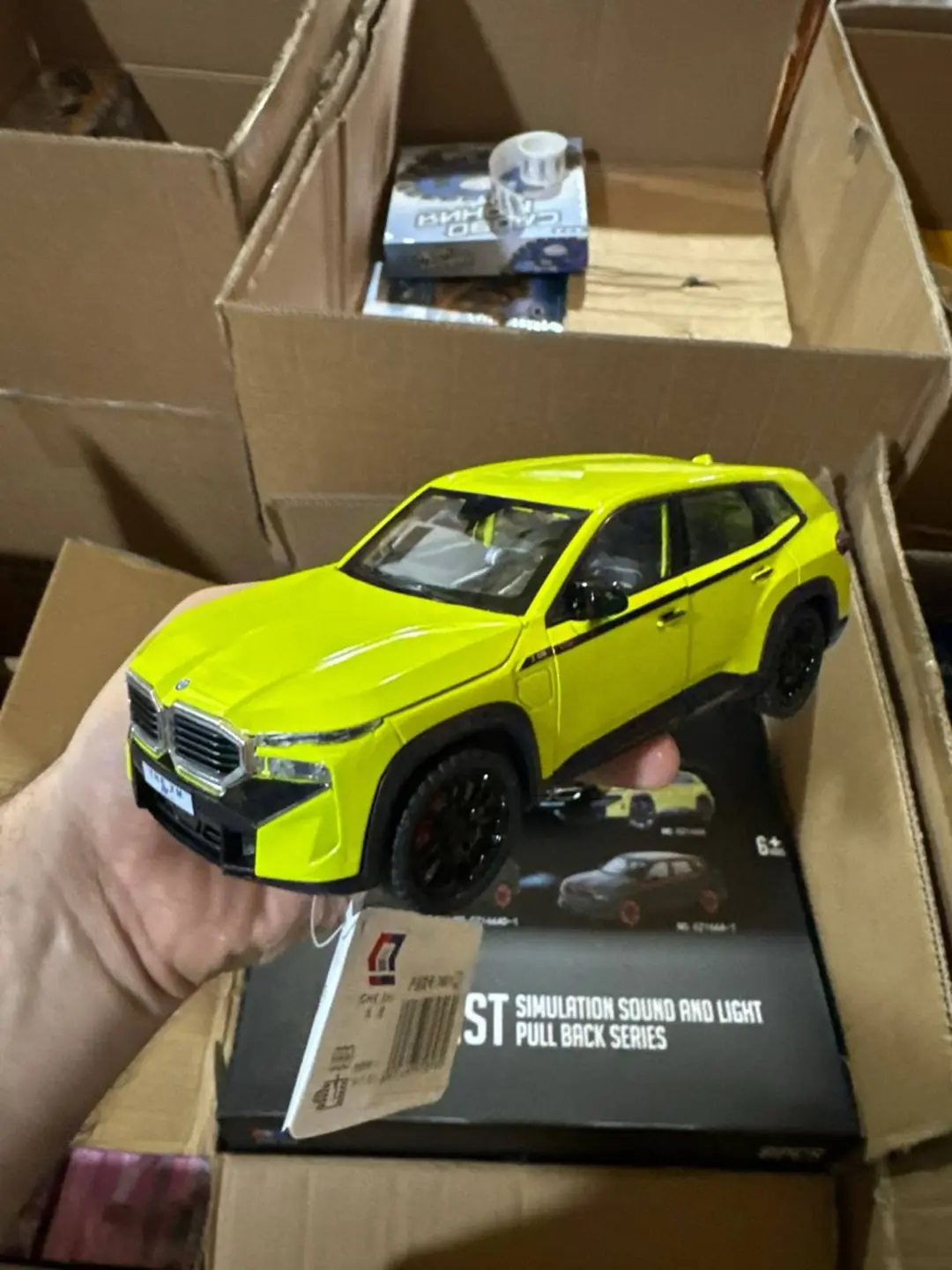 Metall BMW XM modeli 1:24 ko'lami ko'k bolalar avtomobili. — 4-rasm