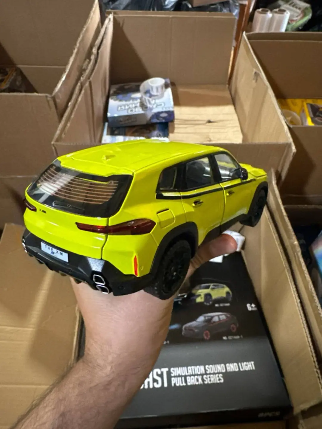 Metall BMW XM modeli 1:24 ko'lami ko'k bolalar avtomobili. — 5-rasm