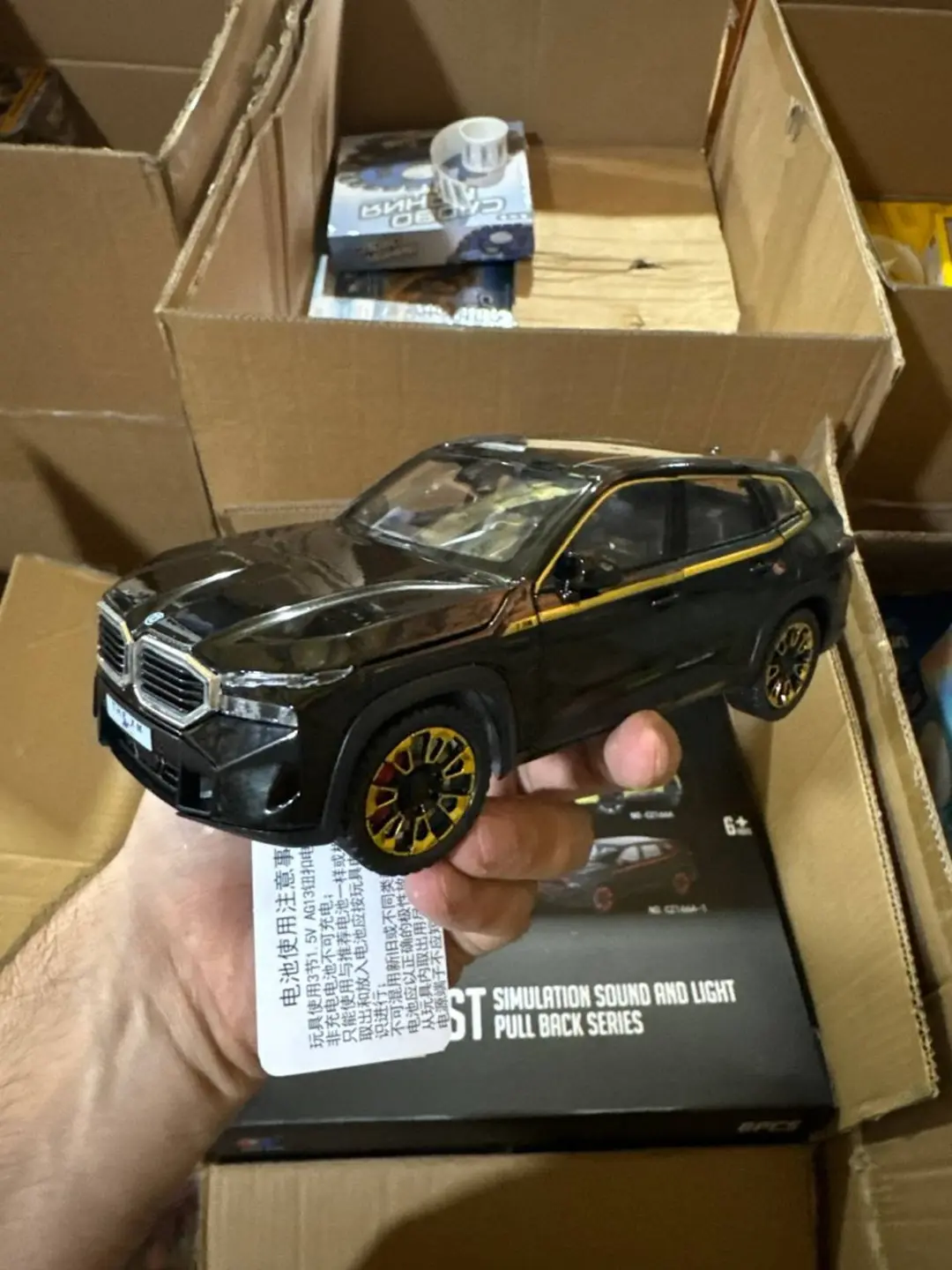Metall BMW XM modeli 1:24 ko'lami ko'k bolalar avtomobili. — 6-rasm