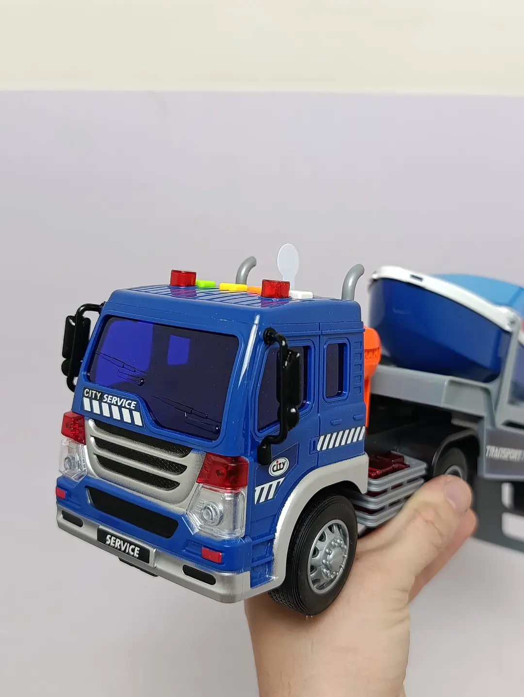 Treyler va qayiq LS Express, chiroqli va ovozli inersion yuk mashinasi va kater, 1:16 — 3-rasm
