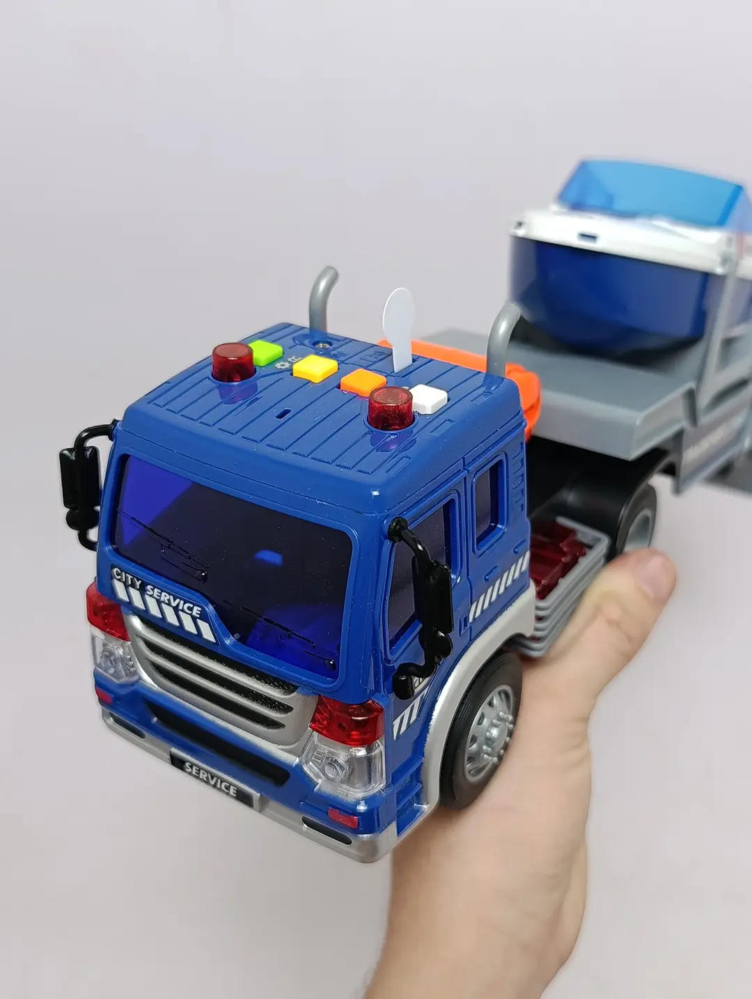 Treyler va qayiq LS Express, chiroqli va ovozli inersion yuk mashinasi va kater, 1:16 — 4-rasm