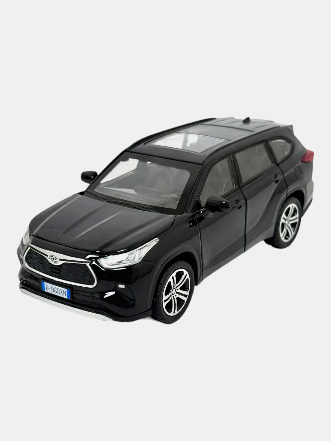 Toyota Highlander modeli 1:32, metal detallarga ega, ochiladigan eshikli, avtomobil ishqibozlari uchun