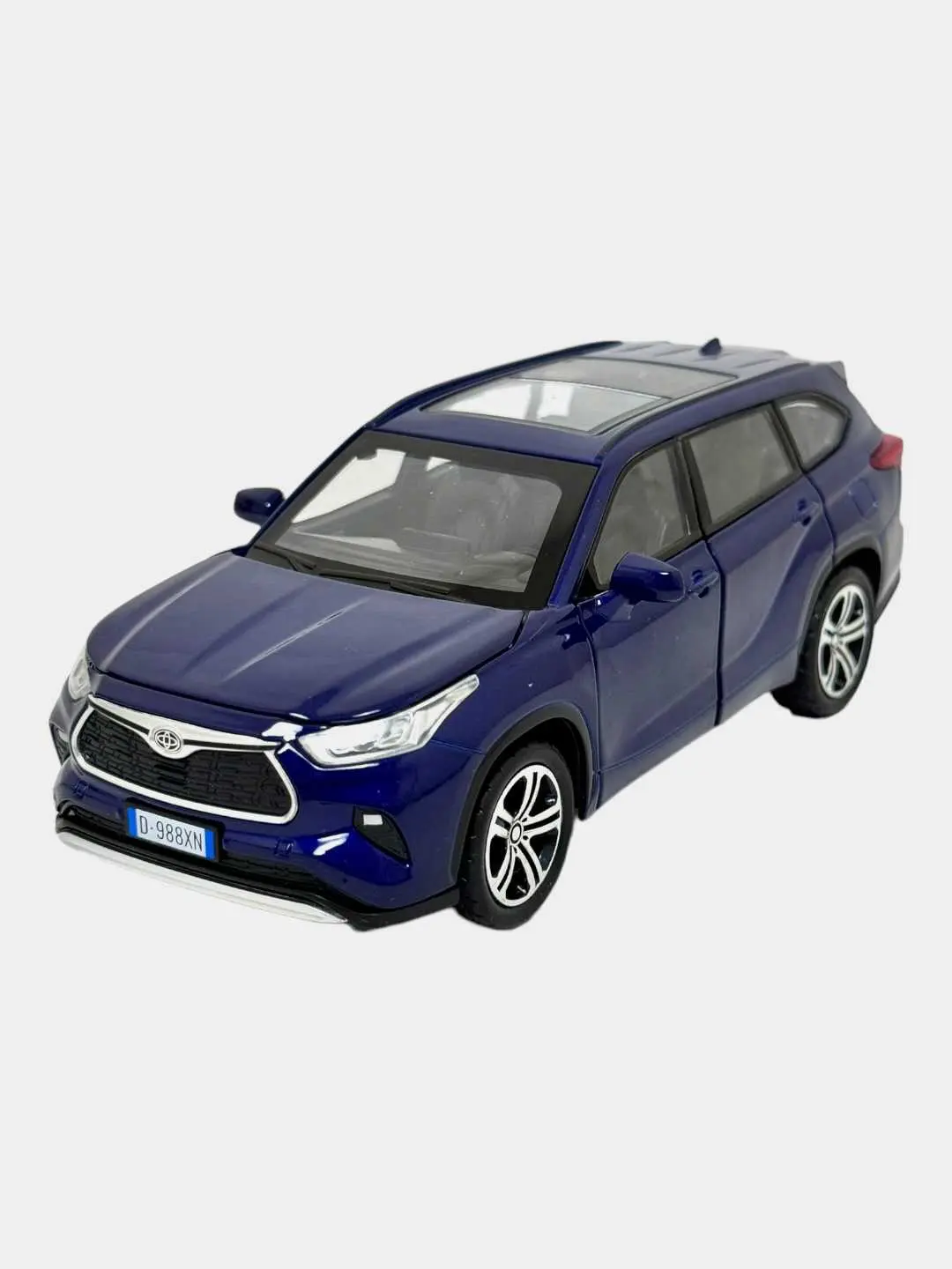 Toyota Highlander modeli 1:32, metal detallarga ega, ochiladigan eshikli, avtomobil ishqibozlari uchun — 3-rasm