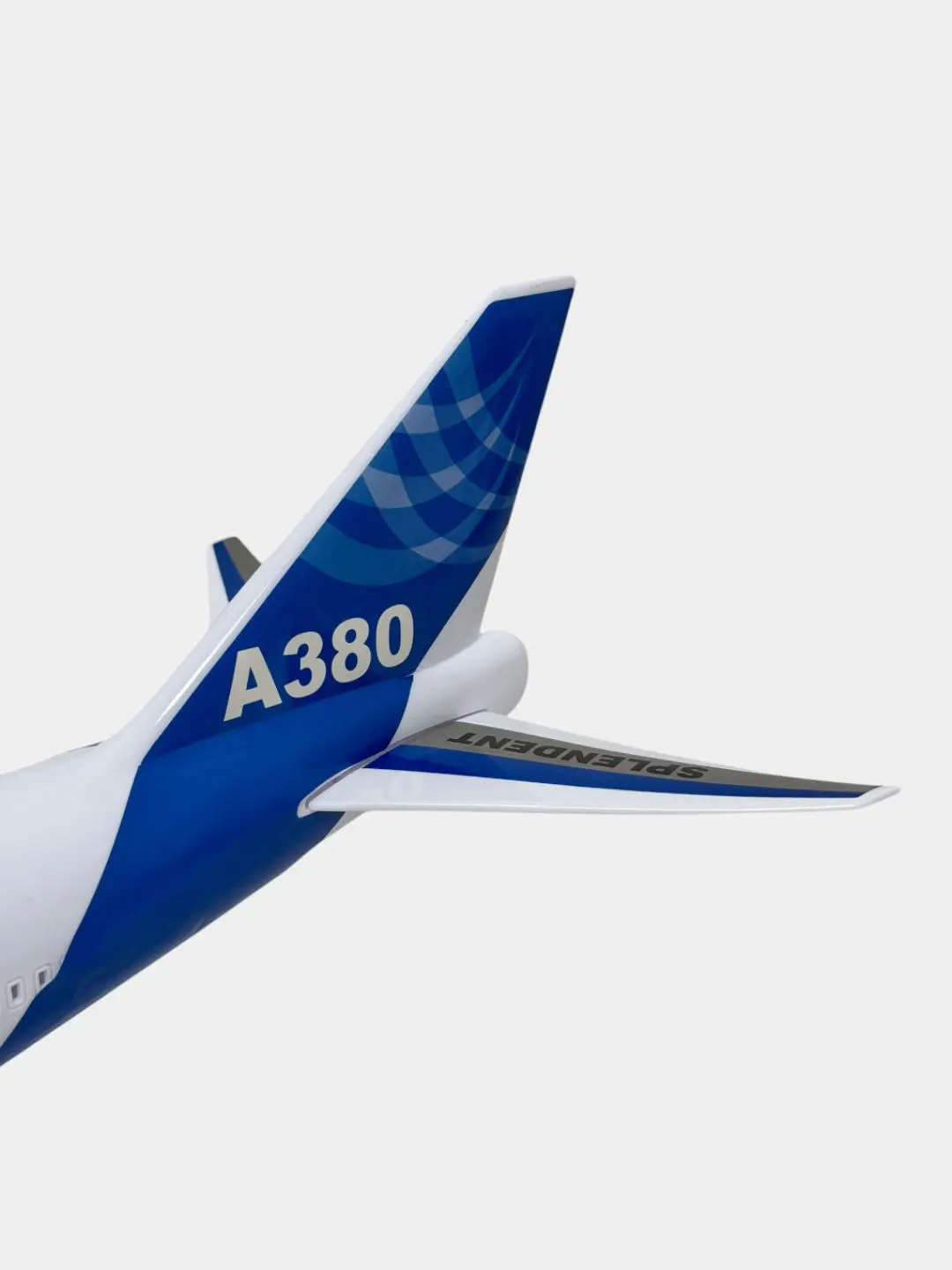Bolalar uchun inersion A380 samolyoti, chiroqli va ovozli effektlar bilan — 4-rasm