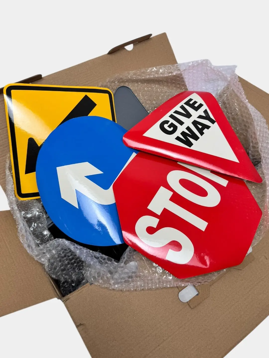 ROAD SIGNS yo'l belgilari to'plami, O'yin orqali YO'Xni o'rganish, 3 yoshdan boshlab bolalar uchun, Xavfsiz plastmassadan — 3-rasm