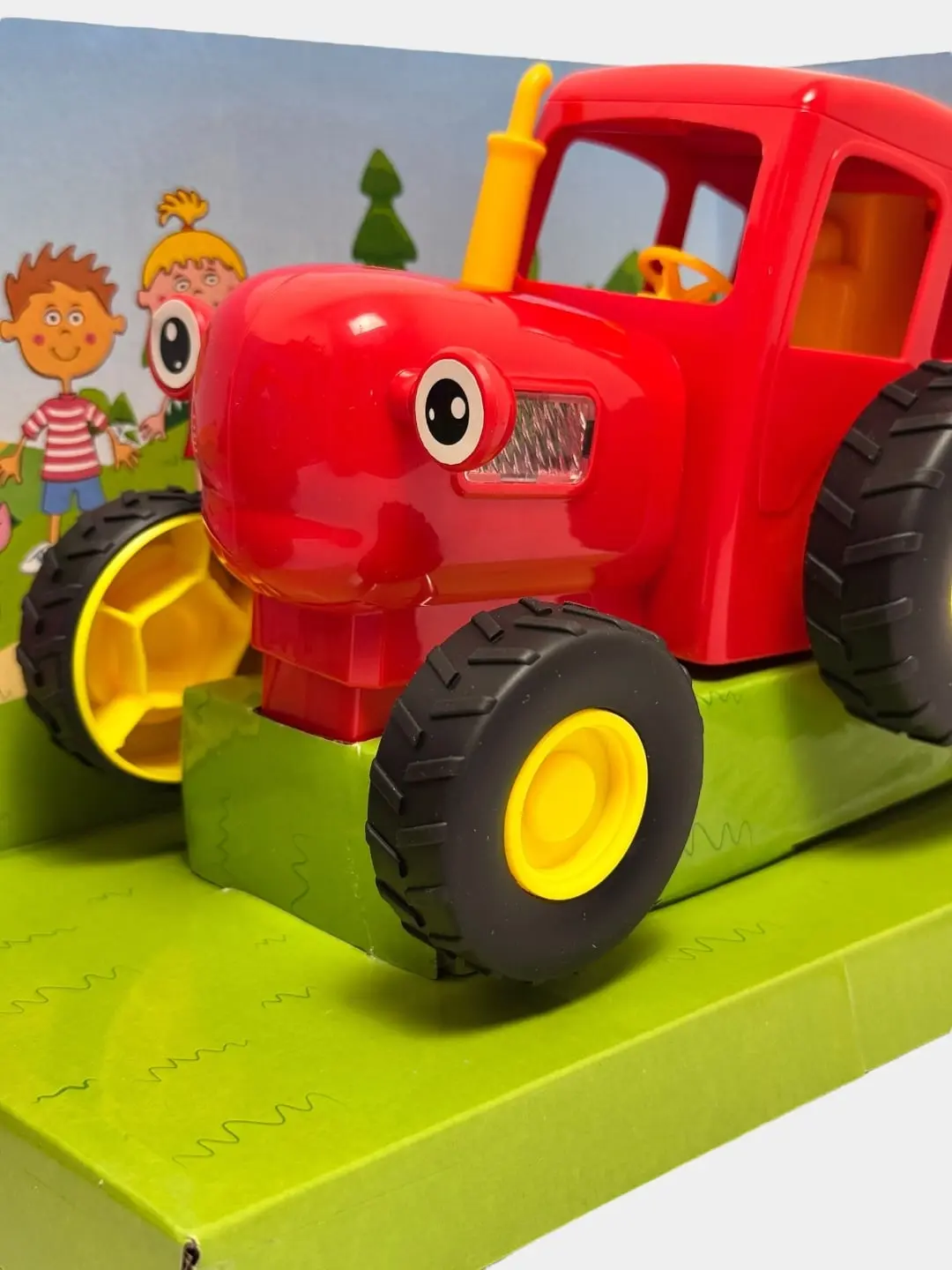 Raqqo'shi radioboshqaruvli traktor, Yorug'lik va ovoz effektlari, 3 yoshdan oshgan bolalar uchun — 4-rasm