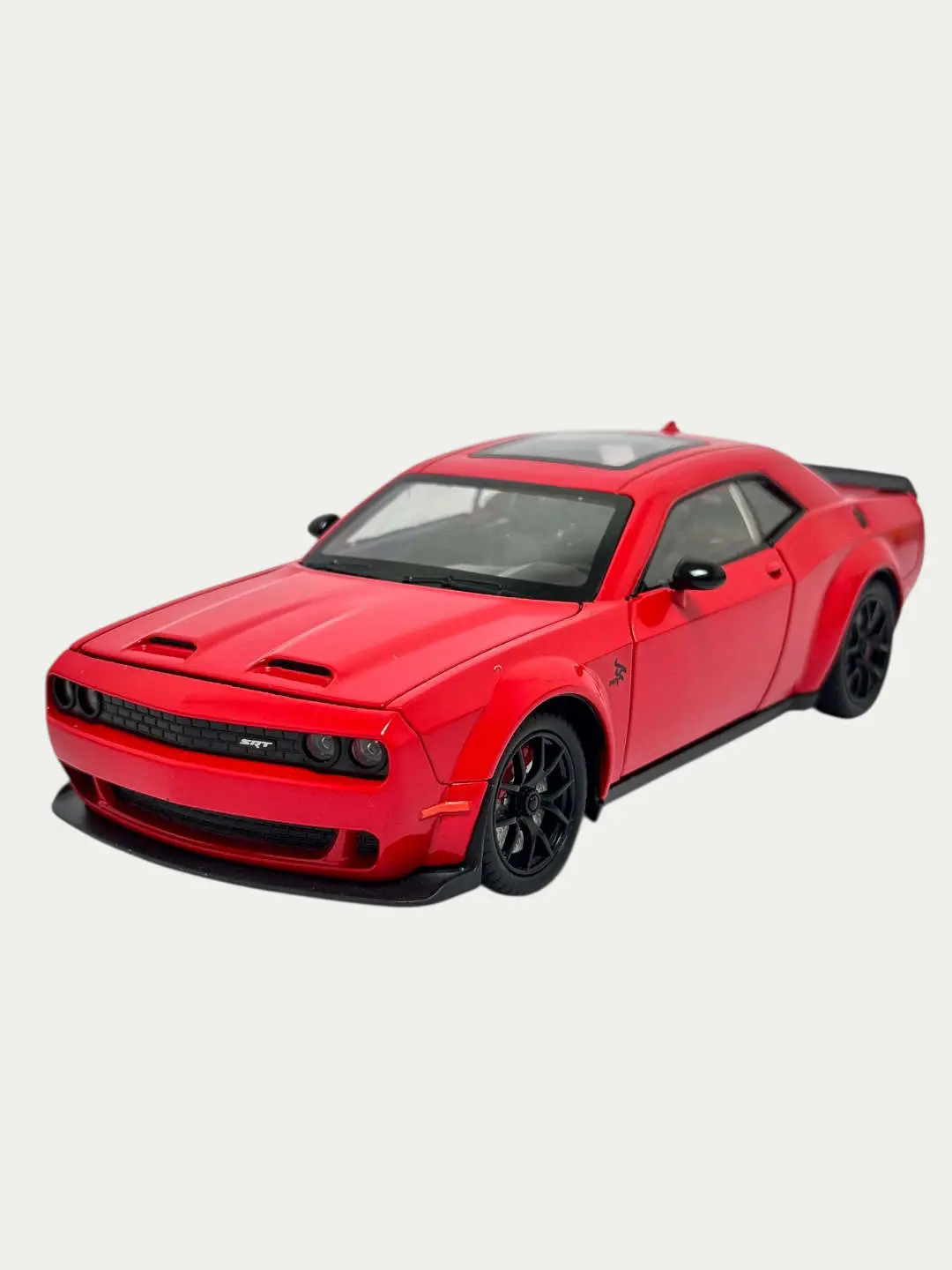 Metall o'yinchoq mashina Dodge Challenger 1:24, kolleksion model, bolalar 3+