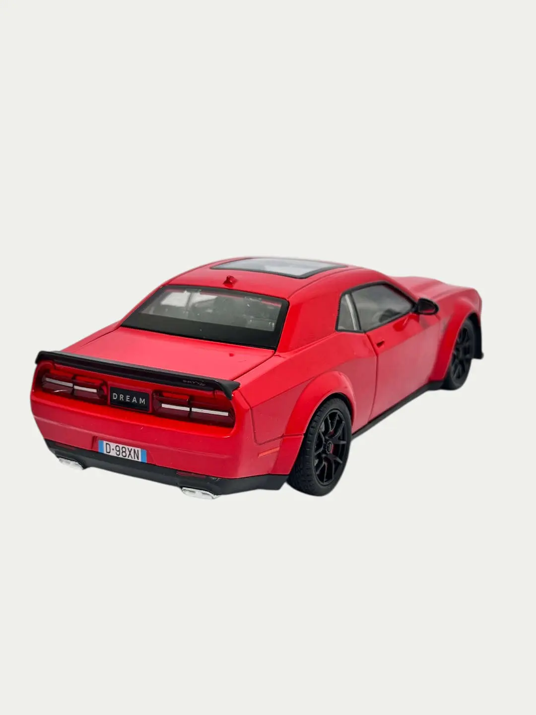 Metall o'yinchoq mashina Dodge Challenger 1:24, kolleksion model, bolalar 3+ — 3-rasm