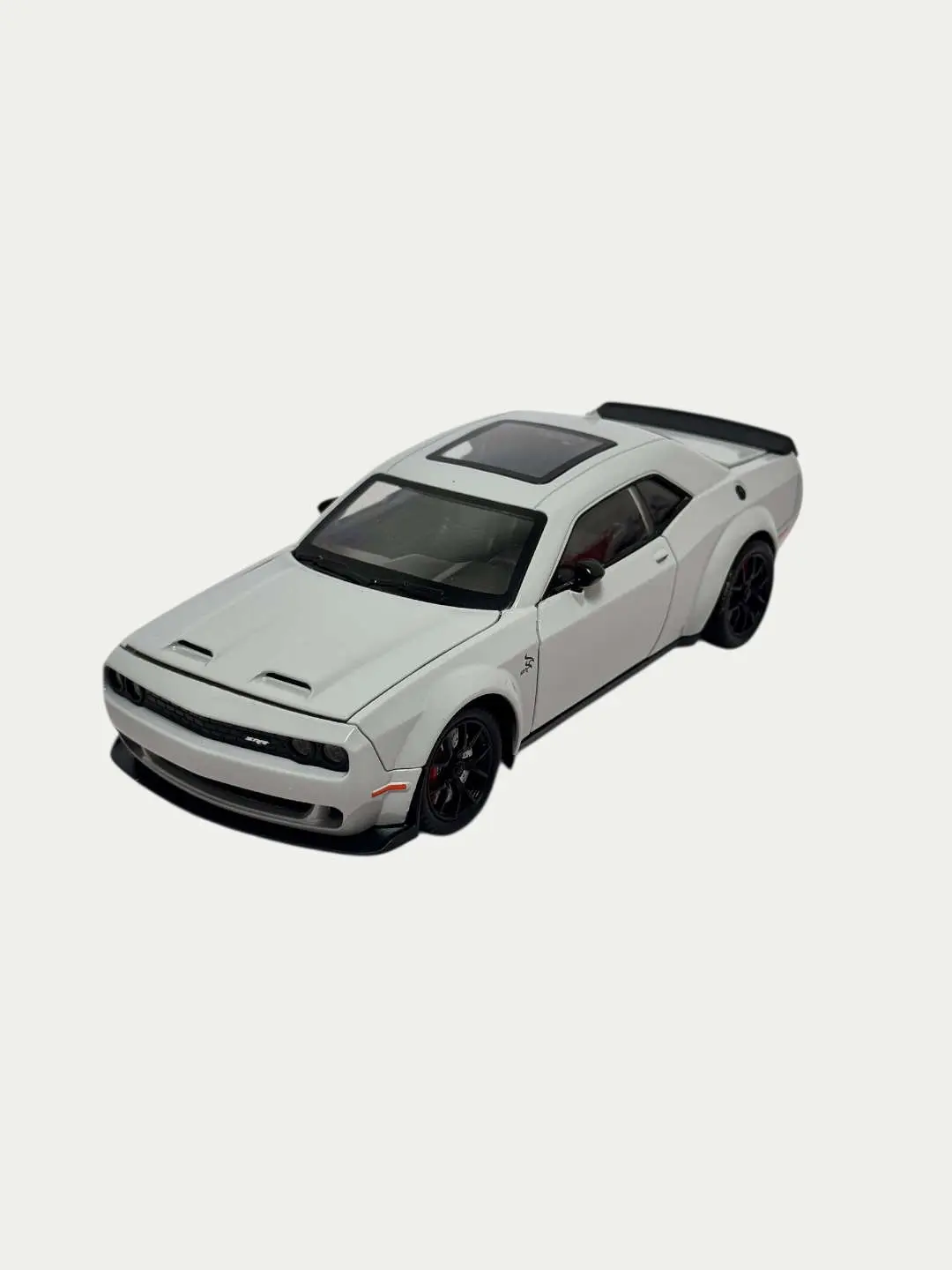 Metall o'yinchoq mashina Dodge Challenger 1:24, kolleksion model, bolalar 3+ — 4-rasm