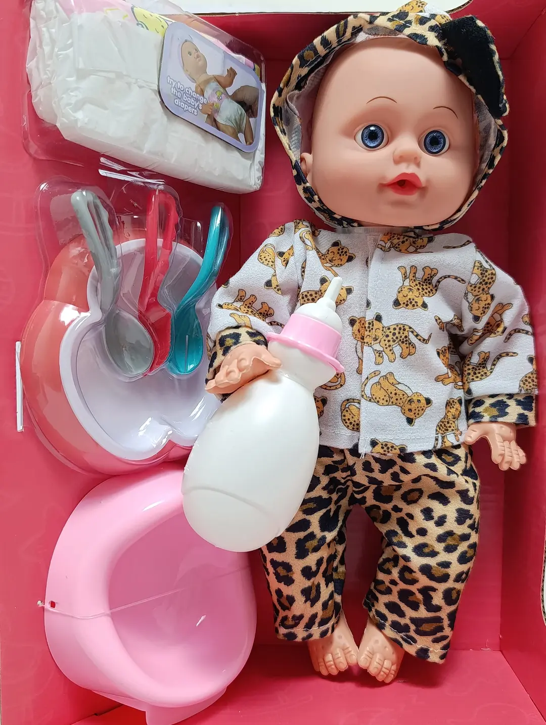 Interaktiv qo'g'irchoq Cute Baby, ichadi va tuvakka boradi, aksessuarlar bilan — 6-rasm
