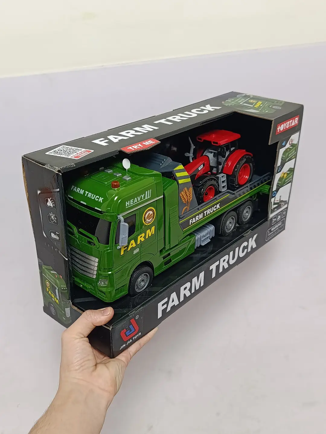 Машина эвакуатор с трактором Farm Truck, инерционный игровой набор со светом и звуком