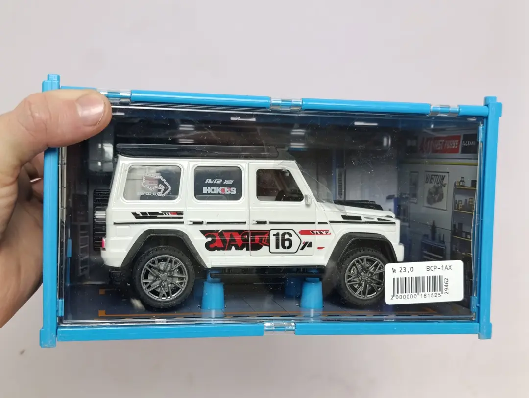 Gelenvagen konteynerda chiroqli mashina, 1:32 kolleksion model, oq vnedorojnik