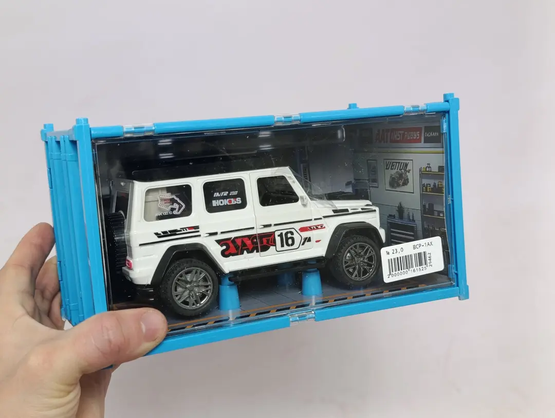 Gelenvagen konteynerda chiroqli mashina, 1:32 kolleksion model, oq vnedorojnik — 2-rasm