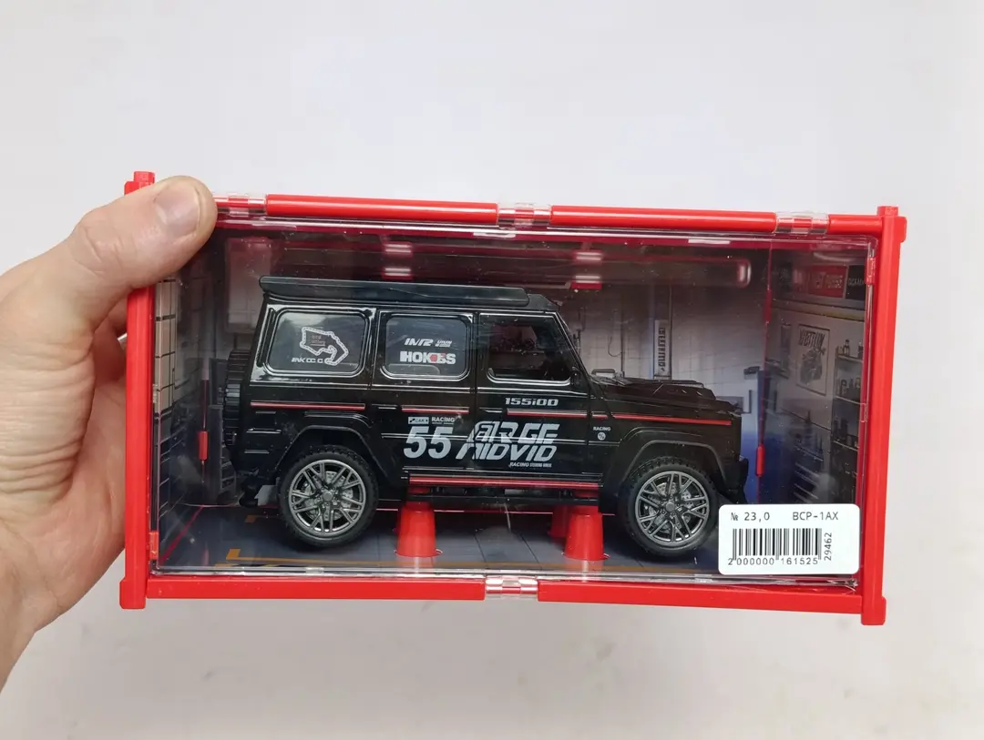Gelenvagen konteynerda chiroqli mashina, 1:32 kolleksion model, oq vnedorojnik — 5-rasm