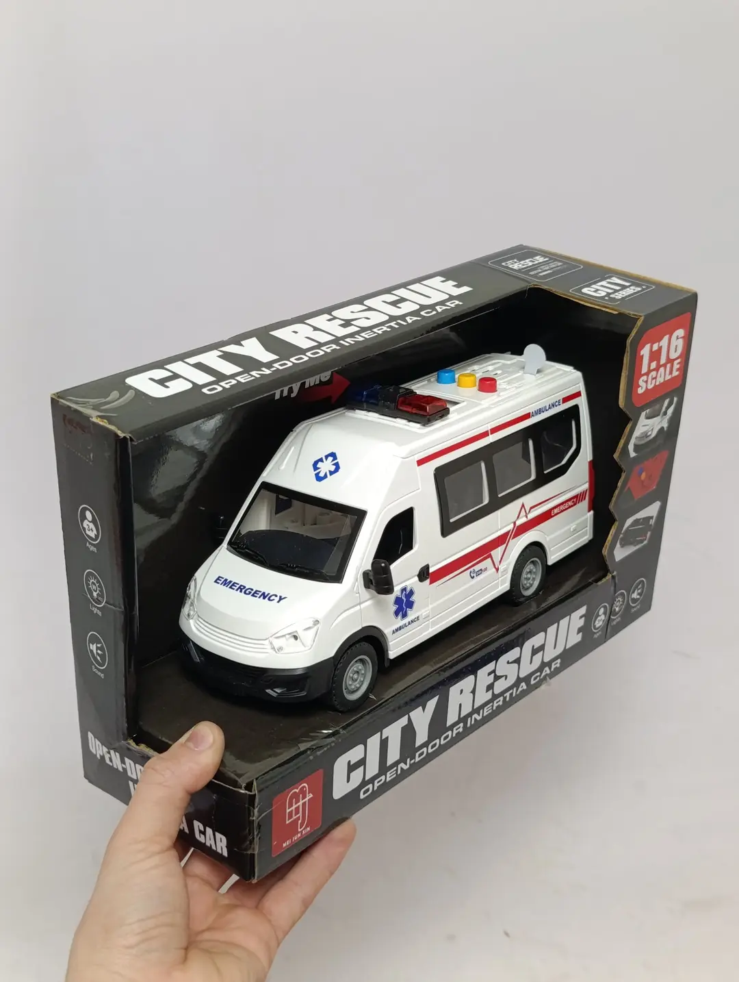 Машинка Скорая помощь 1:16, Инерционная со светом и звуком, Открываются двери