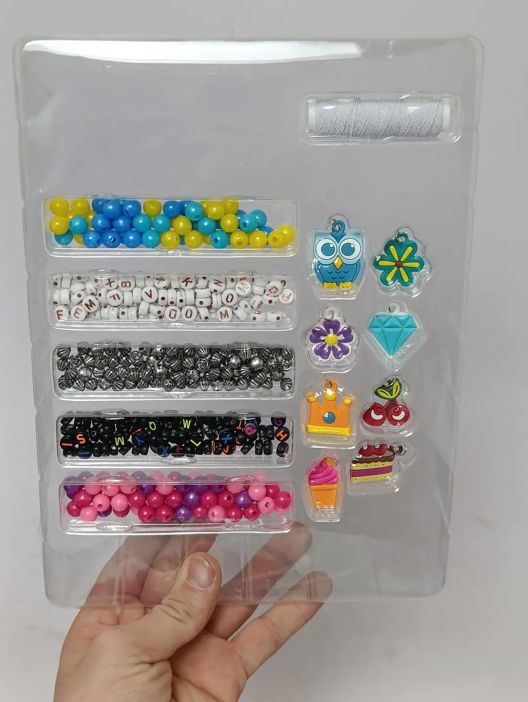 Braslet yasash uchun munchoqlar to'plami Alphabet Bracelet Daily Creations, ijod uchun — 3-rasm