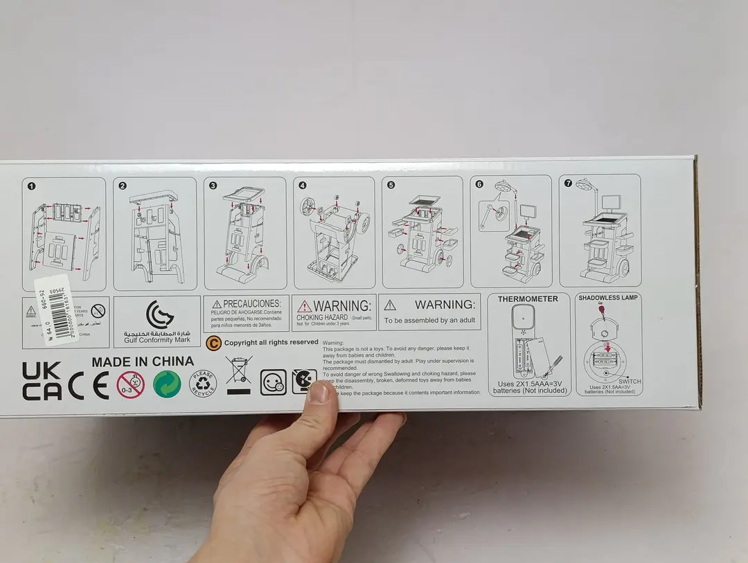 Shifokor-stomatolog to'plami, asboblar va jag' modeli bilan tibbiy aravacha — 5-rasm