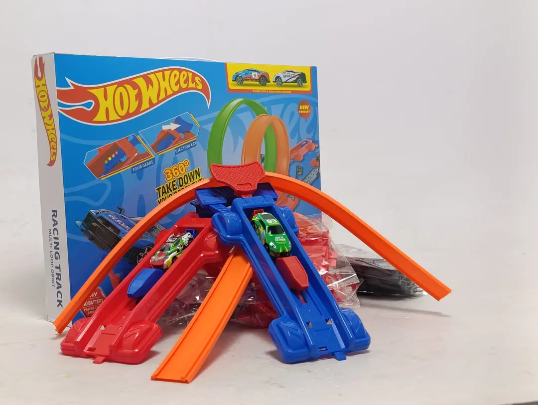 Hotwheels o'yin treki mashina bilan, o'g'il bolalar uchun poyga trassasi — 5-rasm