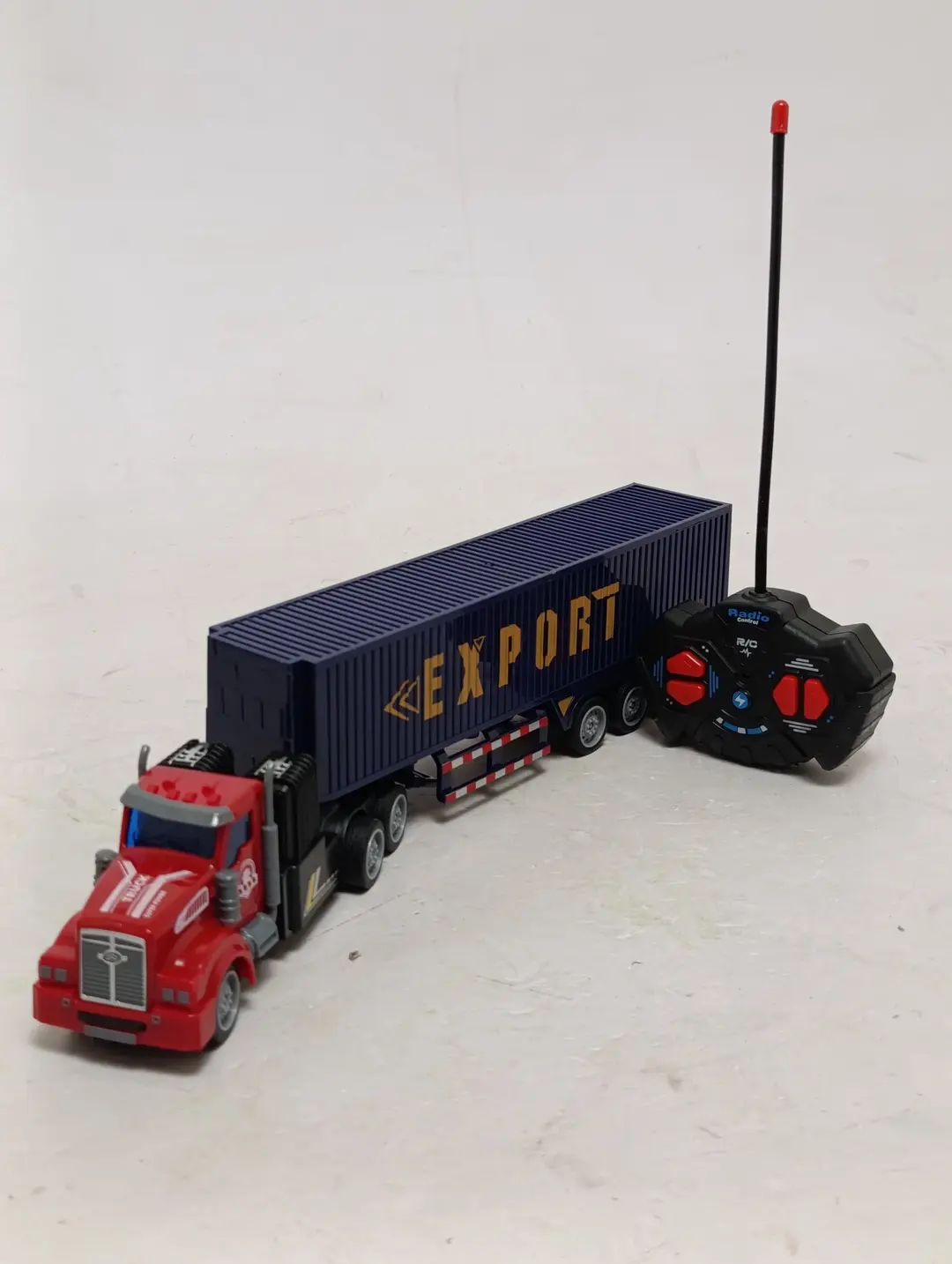 Masofadan boshqariladigan fura Cargo Truck, 1:48, Chiroqlari yonadi — 3-rasm