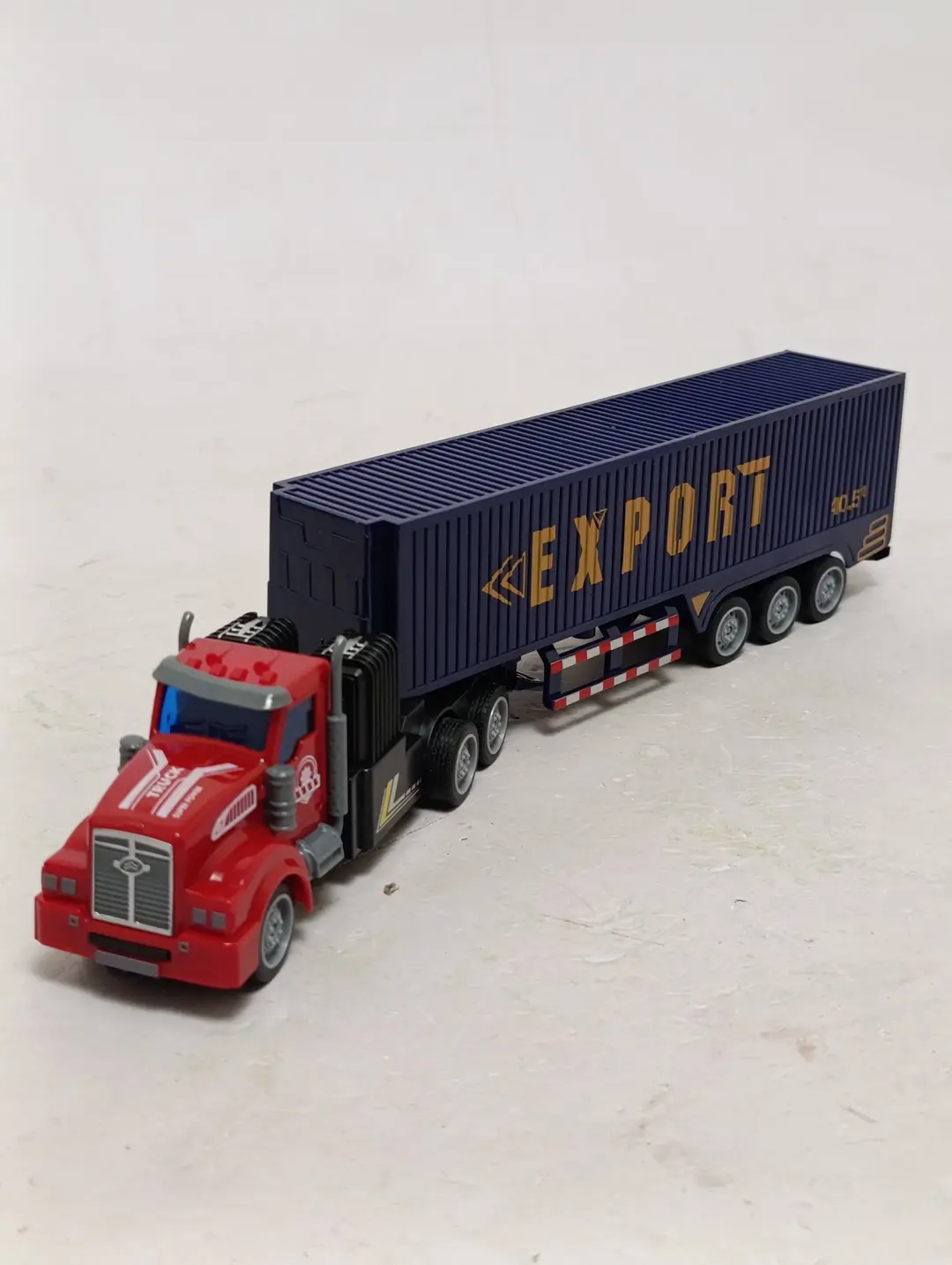 Masofadan boshqariladigan fura Cargo Truck, 1:48, Chiroqlari yonadi — 8-rasm