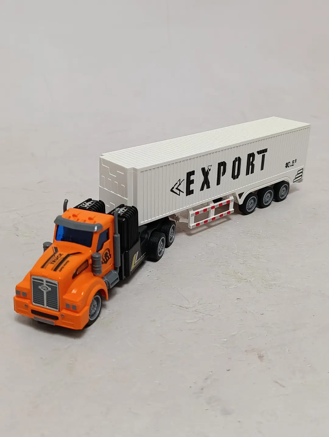 Masofadan boshqariladigan fura Cargo Truck, 1:48, Chiroqlari yonadi — 17-rasm