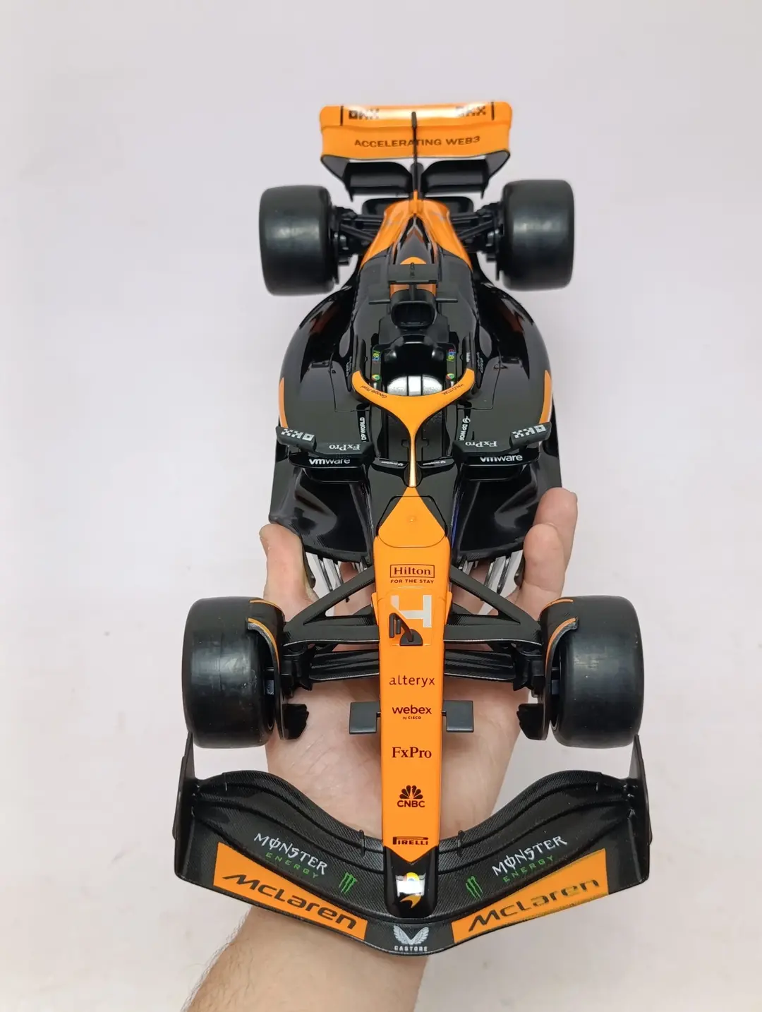 Masofadan boshqariladigan mashina Rastar Formula 1 McLaren MCL38, 1:14 — 11-rasm