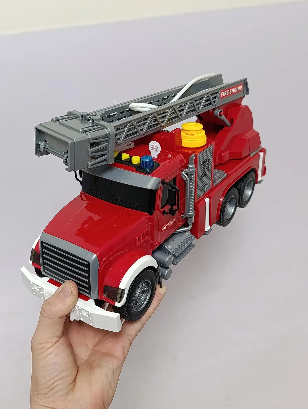 O't o'chirish mashinasi 1:16 JIN JIA TOYS chiroqli, ovozli va narvonli bolalar uchun — 4-rasm