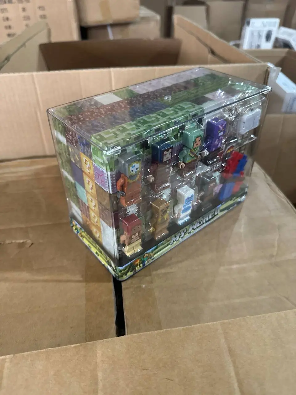 Magnitli konstruktor Minecraft MY WORLD, 216 detal, 8 figura, chiroqli va qutisi bilan — 2-rasm