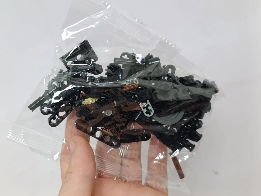Конструктор Super Racer LAM, Масштаб 1:14 на 1314 деталей, Подарок для мальчиков и коллекционеров, Хром — фото 4