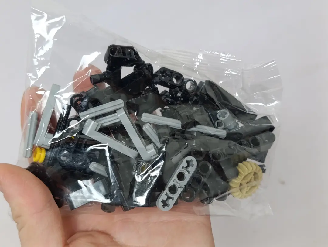 Конструктор Super Racer LAM, Масштаб 1:14 на 1314 деталей, Подарок для мальчиков и коллекционеров, Хром — фото 5