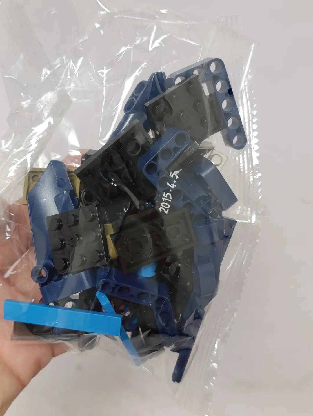 Bugatti Chiron konstruktori inertsion modeli, 1:14 masshtab 1408 detal, O'g'il bolalar uchun sovg'a — 4-rasm