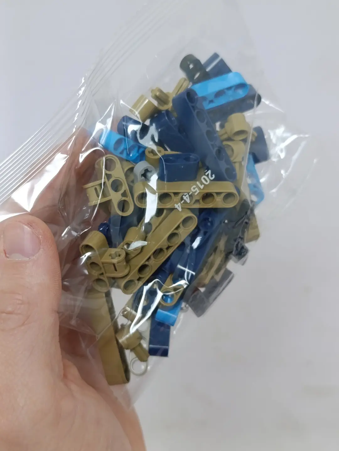 Bugatti Chiron konstruktori inertsion modeli, 1:14 masshtab 1408 detal, O'g'il bolalar uchun sovg'a — 5-rasm