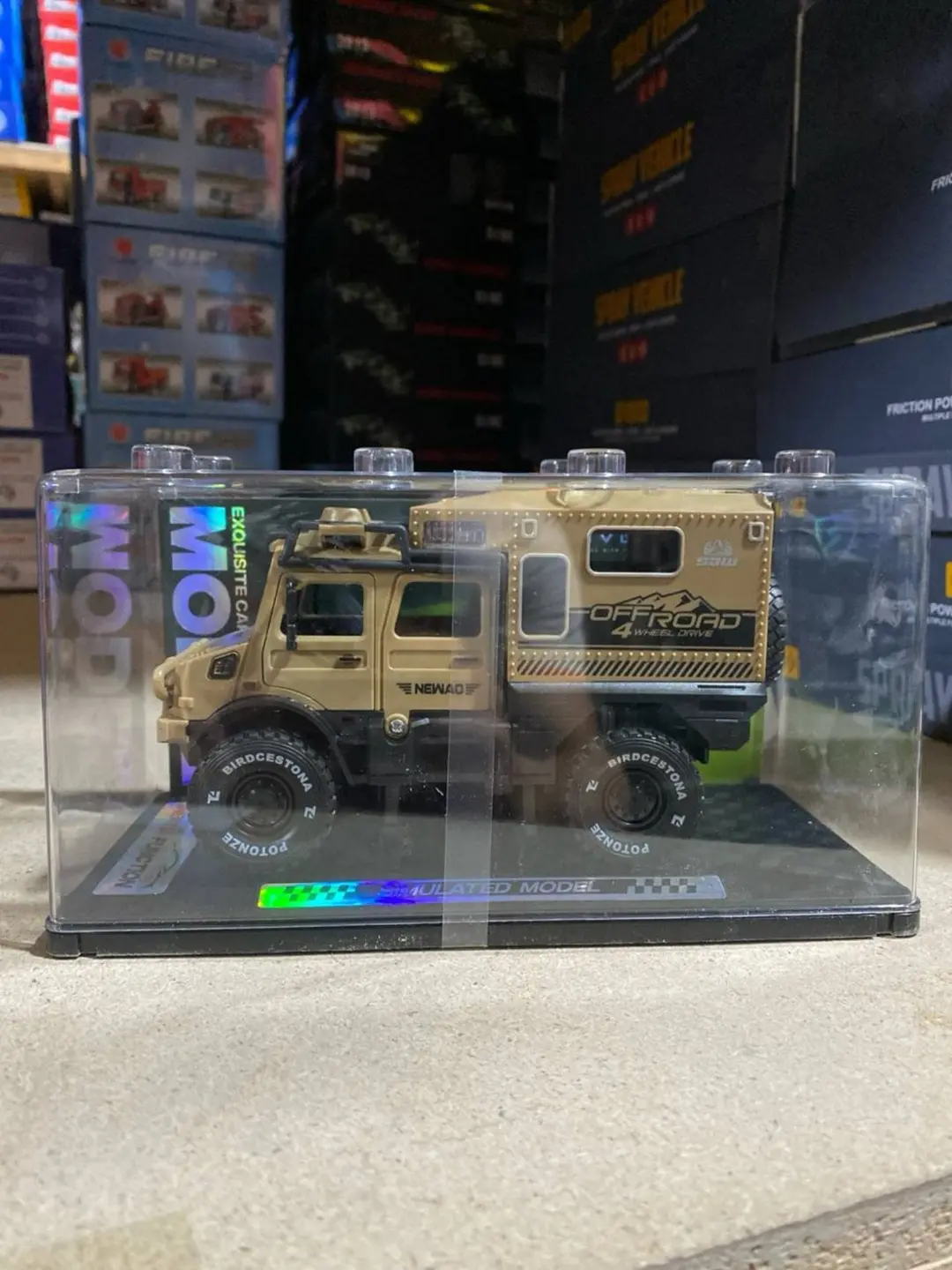 Realistik inersion mashina OFFROAD yo'ltanlamas-kemper chiroqli va ovozli keysda