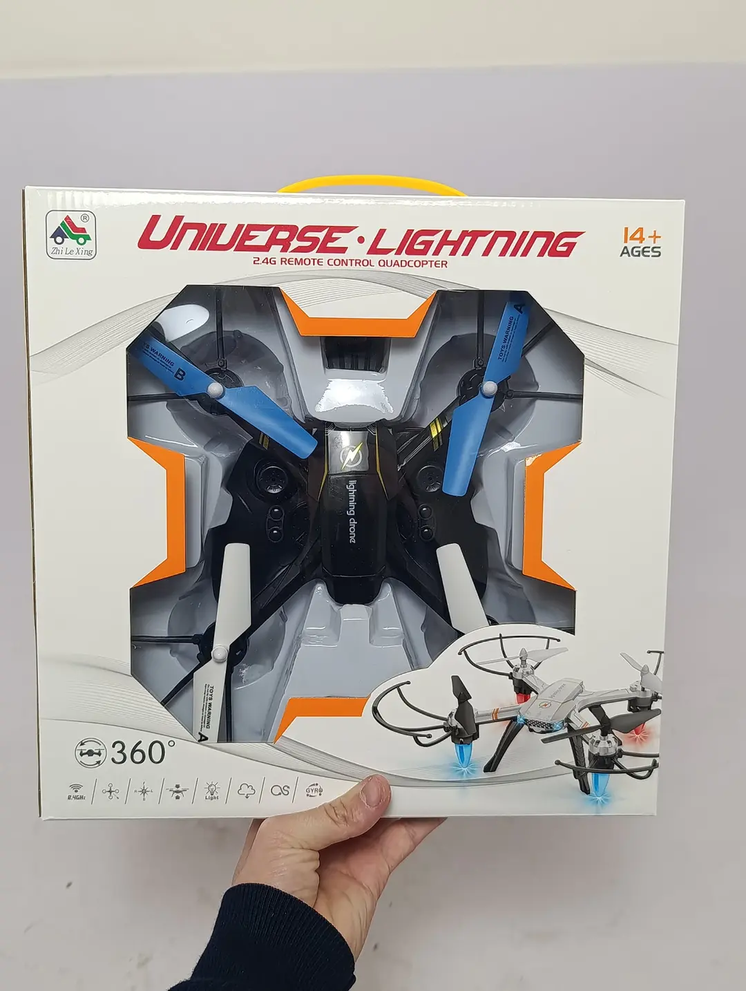 Квадрокоптер с удержанием высоты Universe Lightning и пультом-рукояткой для детей