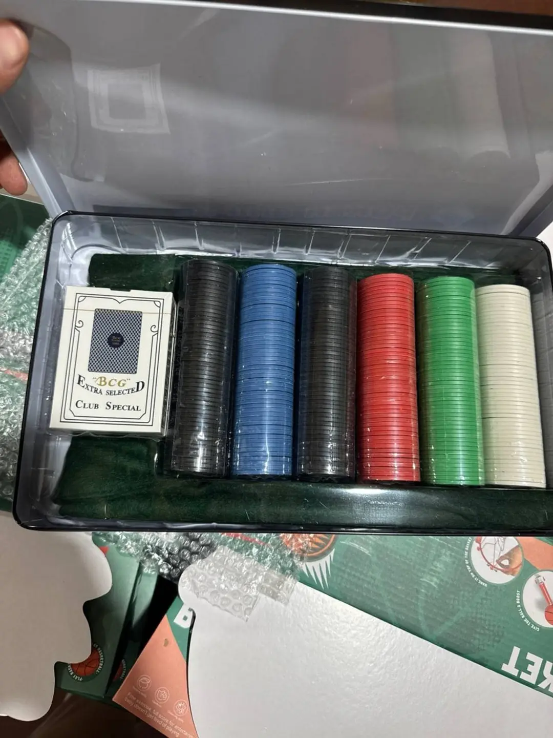 Professional poker to'plami, 300 chiplar va gilamcha, Metall keysda — 2-rasm