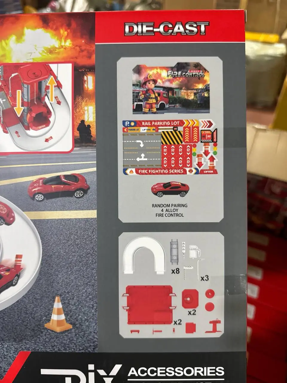 O't o'chiruvchilar majmuasi, Liftli 3 qavatli parking va 5 ta metall mashina, 3 yoshli bolalar uchun — 3-rasm