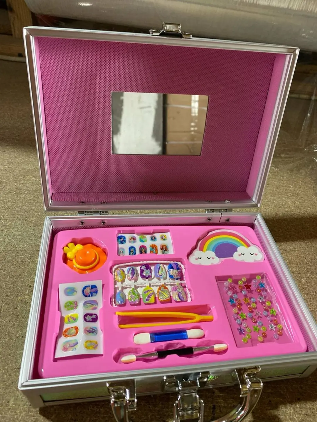 Qizlar uchun Shining Makeup bolalar kosmetikasi va manikyur to'plami — 3-rasm