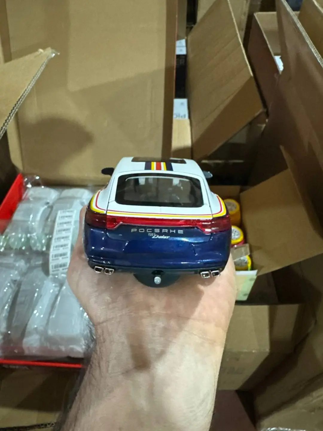 Metall Porsche Panamera Turbo S 1:24, inertsion kolleksiya modeli — 3-rasm