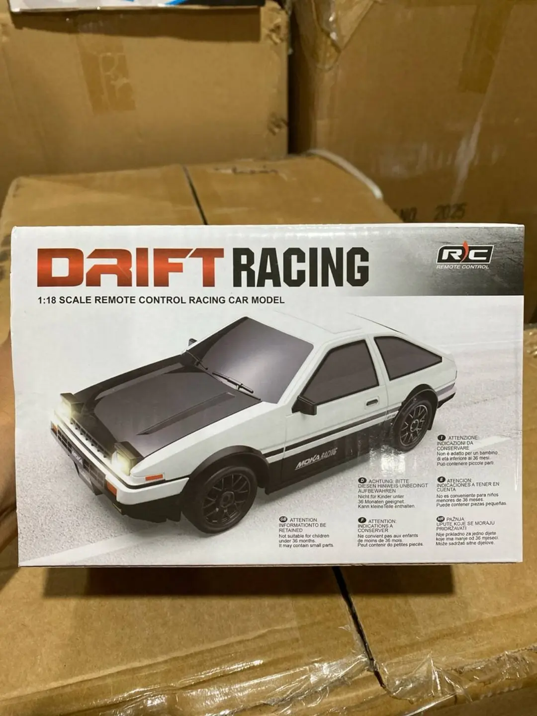Masofadan boshqariladigan AE86 drift mashinasi 1:18 pistolet pultli — 2-rasm