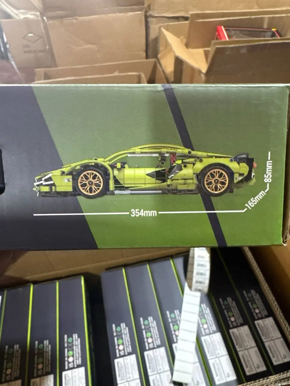 Lamborghini Sian FKP37 konstruktori 1:14, 1280 qism, kolleksiya mashina modeli — 4-rasm