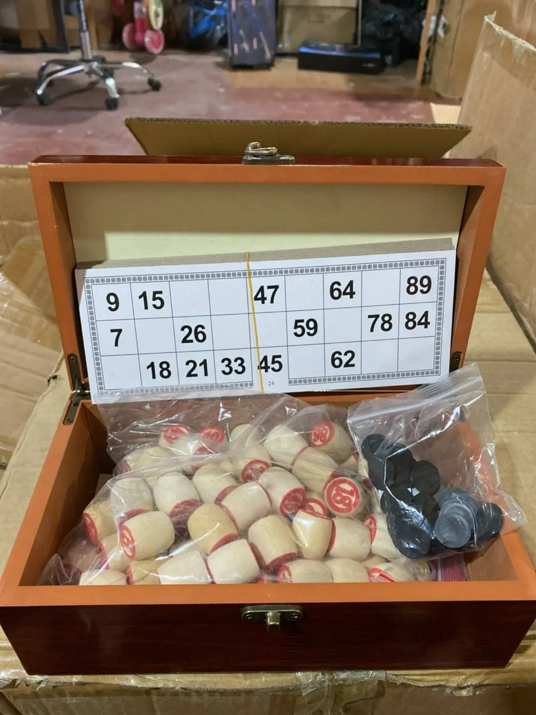 Yog'och qutidagi domino to'plami, oilaviy stol o'yini, sovg'abop — 2-rasm