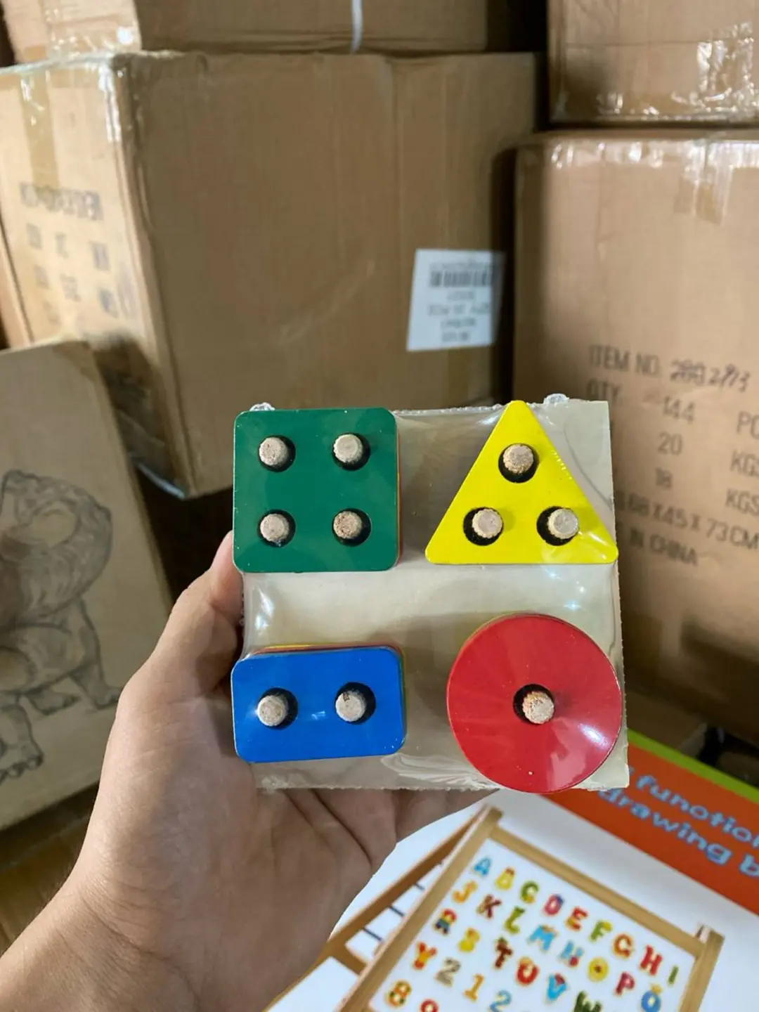Yog'ochli piramida sorter Montessori, Geometrik shakllar, Bolalar uchun