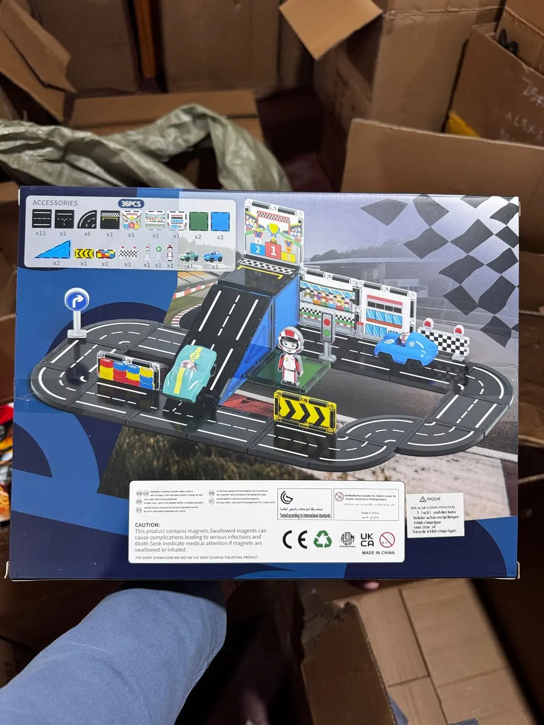 Магнитный автотрек Racing Track с дорожными знаками и машинками, 36 деталей — фото 2